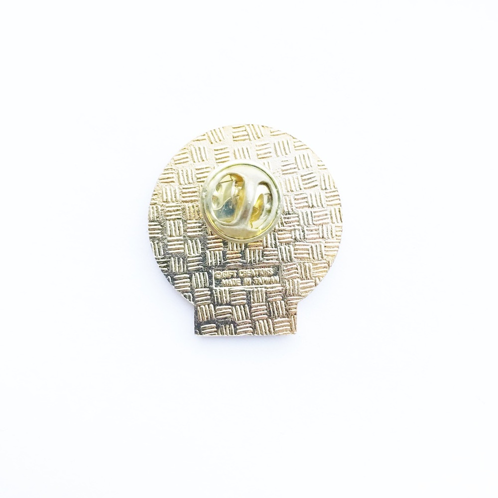 Vintage Rodeo Drive Pin - Picture 2 of 2